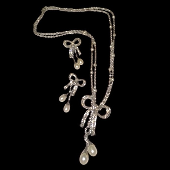 925 SILVER SET RIBBON BOW DROP NECKLACE & EARRINGS with DIAMONDS & PEARL ACCENTS - Picture 2 of 12